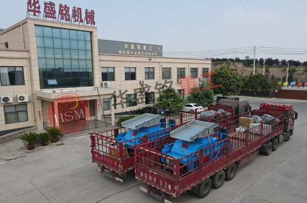 對輥破碎機(jī)廠家 廣西老客戶購置兩臺對輥破碎機(jī)